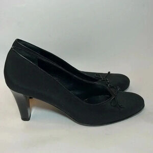 Salvatore Ferragamo black canvas/leather bow heels size 8B